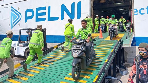 Sudah Tiba di Semarang, Pelni Turunkan 2.384 Penumpang Mudik Motor Gratis
