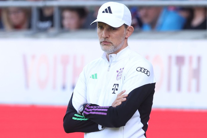 HEIDENHEIM, GERMANY - APRIL 06: Thomas Tuchel, Head Coach of FC Bayern München, looks dejected during the Bundesliga match between 1. FC Heidenheim 1846 and FC Bayern München at Voith-Arena on April 06, 2024 in Heidenheim, Germany. (Photo by Alexander Hassenstein/Getty Images) (Photo by Alexander Hassenstein/Getty Images)