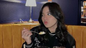 Zee JKT48 Doyan Makan Es Krim hingga AYCE Daging Panggang