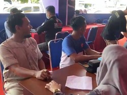Dinkes Bantaeng Beri Layanan Cek Kesehatan Gratis bagi Sopir Angkut Pemudik