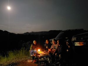 Menikmati Buka Puasa Malam Terakhir Ramadan 2024 dari Puncak Bukit Ponorogo Menikmati Buka Puasa Malam Terakhir Ramadan 2024 dari Puncak Bukit Ponorogo