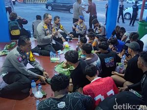 Buka Puasa Bareng Anak Logam, Polresta Banyuwangi Beri Edukasi soal Ini Buka Puasa Bareng Anak Logam, Polresta Banyuwangi Beri Edukasi soal Ini