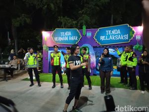 Bahagia Uki Dihibur Charly van Houten di Rest Area Tol Kanci-Pejagan