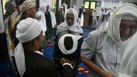 Jemaah Tarekat Naqsabandiyah Rayakan Idul Fitri Hari Ini