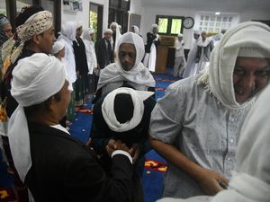 Jemaah Tarekat Naqsabandiyah Rayakan Idul Fitri Hari Ini