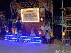 Indahnya Kampung di Indramayu Sambut Lebaran dengan Gemerlap Lampu