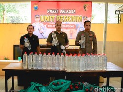 Polisi Amankan 244 Botol Arak Siap Edar Jelang Lebaran di Tuban