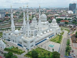 3,4 Juta Wisatawan Serbu Jateng Saat Nataru, Masjid Sheikh Zayed Favorit 3,4 Juta Wisatawan Serbu Jateng Saat Nataru, Masjid Sheikh Zayed Favorit