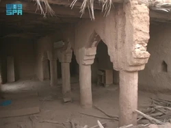 Kokohnya Masjid Tua Abad 17 Gaya Arsitektur Najdi yang Tahan Segala Iklim