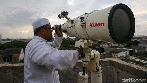 Memantau Hilal di Masjid Al Musyariin Jakbar