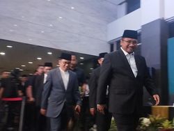 Menag Yaqut Tiba di Kemenag untuk Ikuti Sidang Isbat 1 Syawal 1445 H