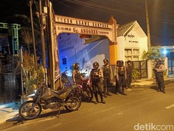 Polisi Patroli Rumah Kosong di Lamongan Antisipasi Aksi Kriminalitas