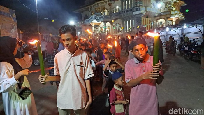 Pawai Obor di Larantuka, Flores Timur, NTT.