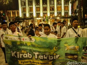 Pawai Obor Sambut Idul Fitri di Masjid Istiqlal