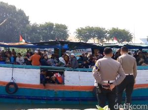 Lebih Cepat, Warga Pulau Mandangin Pilih Mudik Naik Kapal ke Probolinggo Lebih Cepat, Warga Pulau Mandangin Pilih Mudik Naik Kapal ke Probolinggo