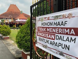 Pasang Poster di Gerbang Pendopo, Bupati Trenggalek Tolak Parsel Lebaran