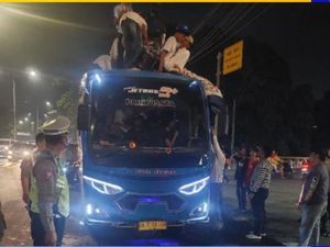 Cegah Konvoi Takbir Keliling, Polres Sragen Sekat Akses Masuk ke Kota