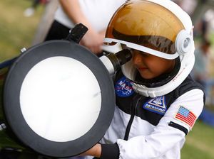 Potret Siswa-Mahasiswa Meksiko & AS Amati Gerhana Matahari Total