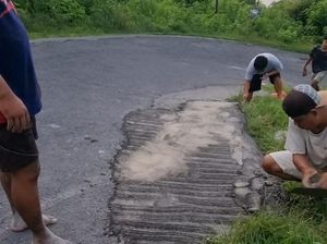 Iuran Perbaiki Jalan di Nusa Penida, Warga: Tunggu Pemerintah Entah Kapan Iuran Perbaiki Jalan di Nusa Penida, Warga: Tunggu Pemerintah Entah Kapan