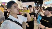 Seru! Fuji, Fadli, dan Rachel Vennya Kulineran di Pasar Malam Bangkok