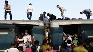 Suasana Mudik Idul Fitri Penuh Sesak di Bangladesh