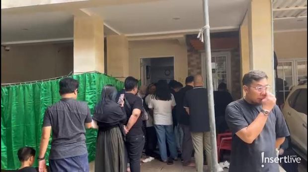 Suasana rumah duka Babe Cabita