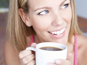 Sering Minum Kopi? Agar Gigi Tak Kuning Lakukan Tips Mudah Ini Sering Minum Kopi? Agar Gigi Tak Kuning Lakukan Tips Mudah Ini