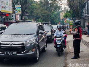 Arus Balik Kendaraan Wisatawan dari Lembang Dialihkan Via Subang Arus Balik Kendaraan Wisatawan dari Lembang Dialihkan Via Subang