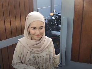 Ayah Rozak Buka Suara soal Rencana Pernikahan Ayu Ting Ting