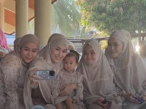 Gaya Ayu Ting Ting dan Keluarga Laksanakan Salat Id di Depok Gaya Ayu Ting Ting dan Keluarga Laksanakan Salat Id di Depok