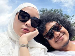 8 Potret Harmonis Komika Babe Cabita & Istri, Kini Tinggal Kenangan 8 Potret Harmonis Komika Babe Cabita & Istri, Kini Tinggal Kenangan