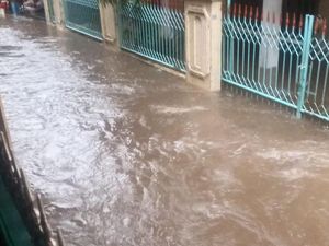 Rumah Warga di Rawakuda Cibubur Tergenang Rumah Warga di Rawakuda Cibubur Tergenang