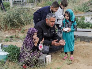 Doa Ziarah Kubur dan Yasin Lengkap: Arab, Latin dan Artinya
