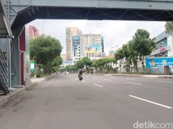 Jalanan Surabaya Begitu Lengang di Hari Pertama Lebaran