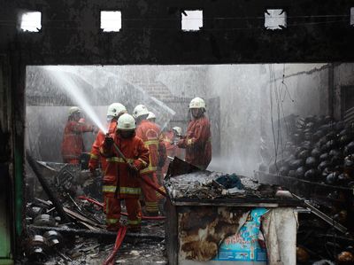 Di Hari Raya, Rumah di Surabaya Ludes Terbakar
