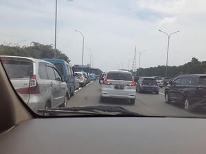 Lebaran 2024, Sejumlah Titik Tol di Jakarta Macet Siang Ini Lebaran 2024, Sejumlah Titik Tol di Jakarta Macet Siang Ini