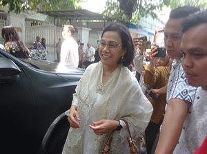 Menkeu Sri Mulyani Datangi Open House Lebaran di Rumah Megawati Menkeu Sri Mulyani Datangi Open House Lebaran di Rumah Megawati