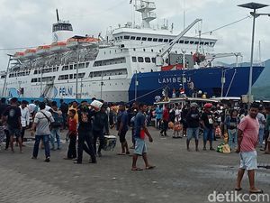 8.848 Pemudik Tiba di Pelabuhan Larantuka Selama Libur Lebaran 8.848 Pemudik Tiba di Pelabuhan Larantuka Selama Libur Lebaran
