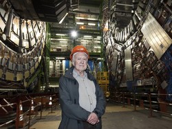 Prof Peter Higgs Tutup Usia, Penemu Partikel Tuhan yang Ubah Pandangan Alam Semesta