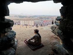 Potret Salat Id di Kompleks Pekuburan Mesir Kuno