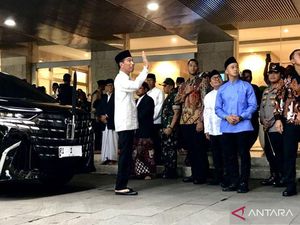 Mengintip Spek MPV Berpelat RI 1 yang Ditumpangi Jokowi Mengintip Spek MPV Berpelat RI 1 yang Ditumpangi Jokowi