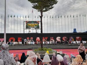 Salat Id di Pantai Losari Makassar, Warga Mulai Ramai Berdatangan Salat Id di Pantai Losari Makassar, Warga Mulai Ramai Berdatangan