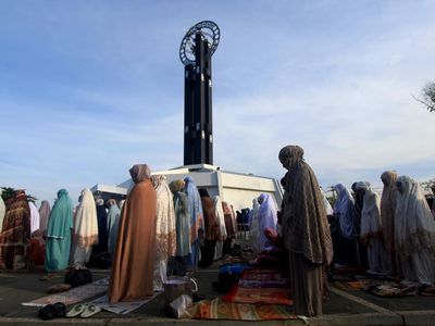 Salat Idul Fitri di Tempat-Tempat Ikonik di Indonesia