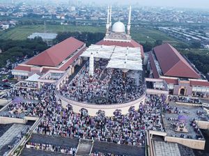 Suasana Salat Idul Fitri di Berbagai Penjuru Daerah