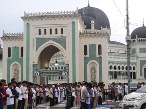 Sultan Deli Ajak Warga Sumut Menjaga Kerukunan dan Kebersamaan Sultan Deli Ajak Warga Sumut Menjaga Kerukunan dan Kebersamaan