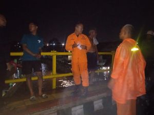Pria Diduga Terjun ke Kali Code Jogja, Tim SAR Gabungan Dikerahkan Pria Diduga Terjun ke Kali Code Jogja, Tim SAR Gabungan Dikerahkan