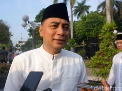 Pesan Walkot Eri Usai Ikuti Salat Id di Balai Kota Surabaya