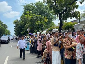 Antrean Open House Jokowi di Istana Makin Panjang hingga Jalan Juanda