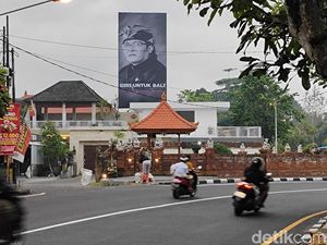 Baliho Giri Prasta Bermunculan di Bali, Jadi Pesaing Wayan Koster?