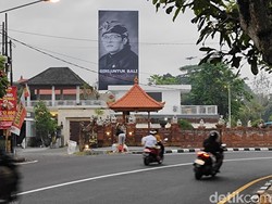 Baliho Giri Prasta Bermunculan Saingi Koster, Ini Kata PDIP